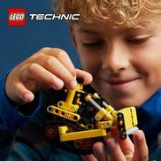 Wie wäre es, einen Bulldozer selbst zu bauen?