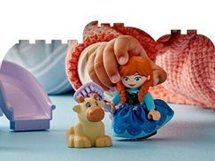Kinder können sich um das Rentierbaby kümmern