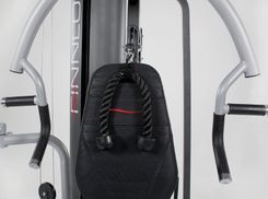 „AB-Crunch“ Kabelzug für ein Bauch- und Oberarmtraining
