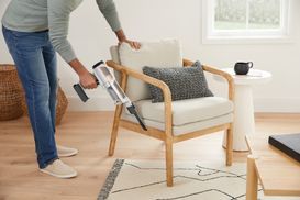 Verwandelt sich in einen Handstaubsauger