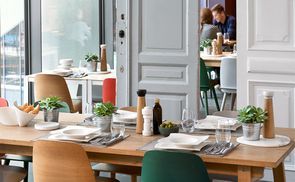 Klare, schwungvolle Linien