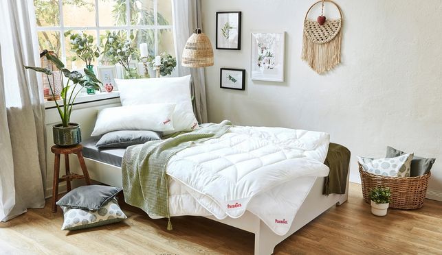 PARADIES Ganzjahresbettdecke Premium 135x200 cm und 155x220 cm