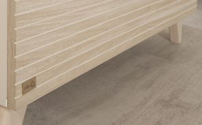 Edle Fräsungen runden das harmonische Design от