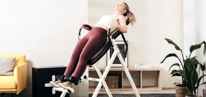 Rückentraining zu Hause: Inversionsbank für mehr Wohlbefinden und Beweglichkeit