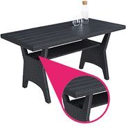 Praktischer Tisch mit Ablage