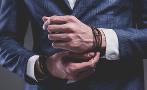 Setzte ein Statement mit Armschmuck von BUNGSA 