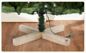 Echtes Holzregal