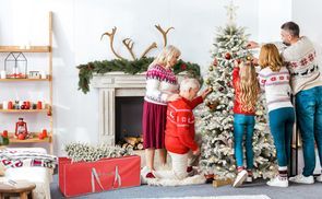 Weihnachtsbaum beliebig dekorieren