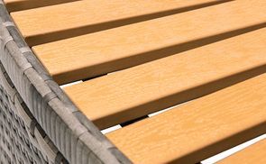 Trittfläche aus Holz für leichten Zugang