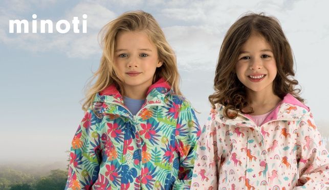 Bunte Regenjacken für kühlere Sommertage