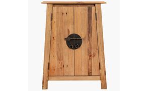 Robuster Beistellschrank aus Kiefernholz