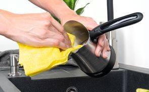 Robuste Edelstahlkonstruktion für Langlebigkeit und Hygiene