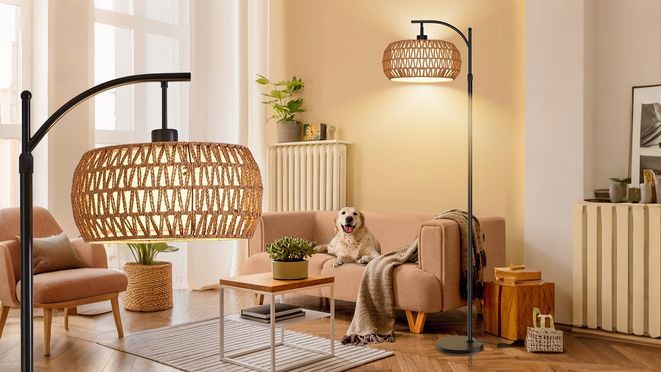 Individuelles Wohlfühl Licht: Böhmische Stehleuchte mit verstellbarem Rattanschirm & Fernbedienung